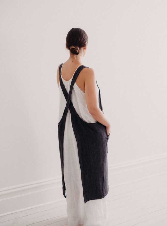 Harlow Linen Cross-Back Apron - Arabica