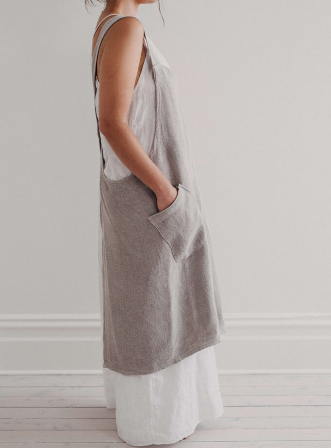 Harlow Linen Cross-Back Apron - Putty